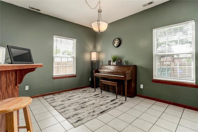 337 Illinois Street, Lawrence, KS 66044