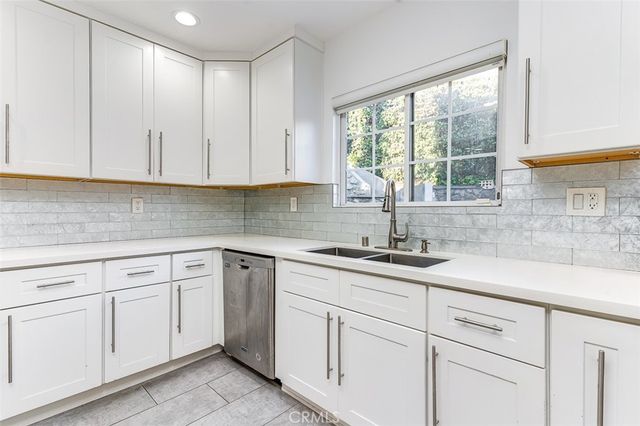 4225 Dundee Drive, Los Angeles, CA 90027