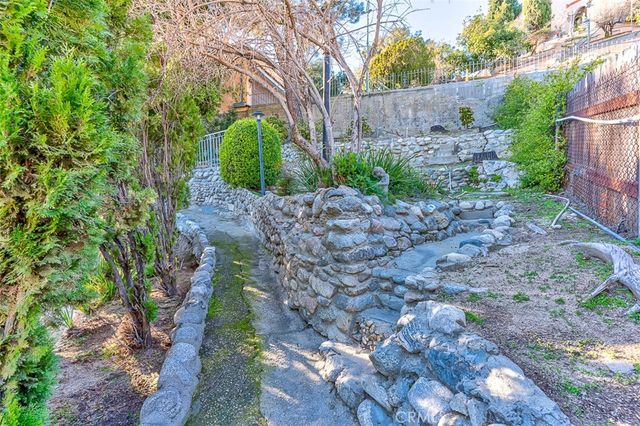 4225 Dundee Drive, Los Angeles, CA 90027