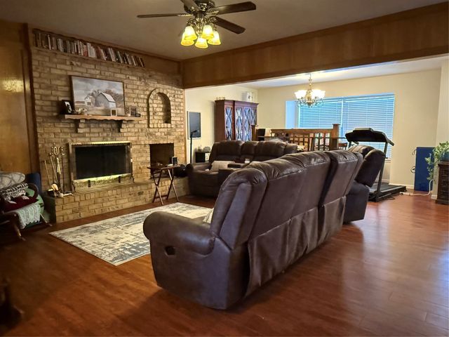 102 Harrison Avenue, Gustine, TX 76455