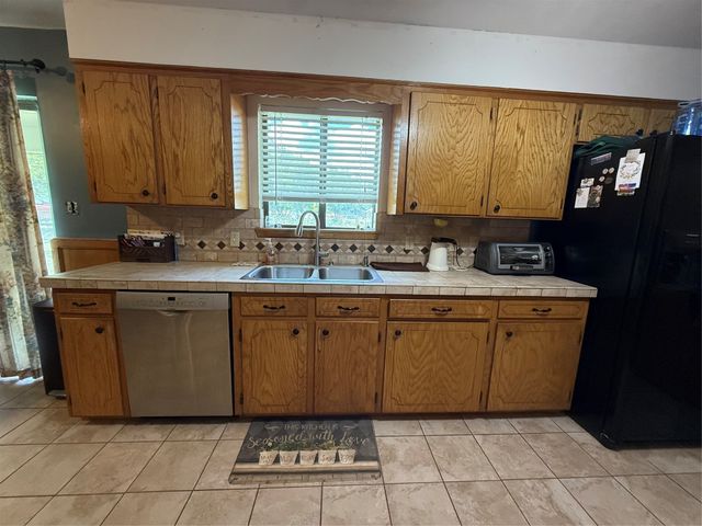 102 Harrison Avenue, Gustine, TX 76455