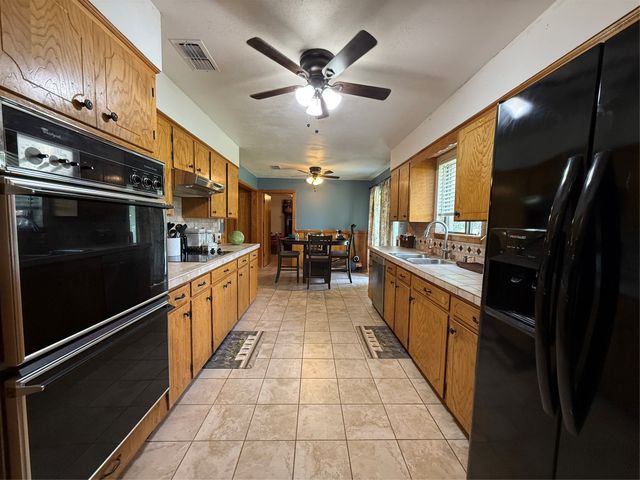 102 Harrison Avenue, Gustine, TX 76455