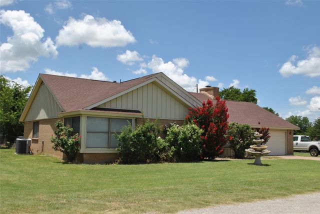 102 Harrison Avenue, Gustine, TX 76455