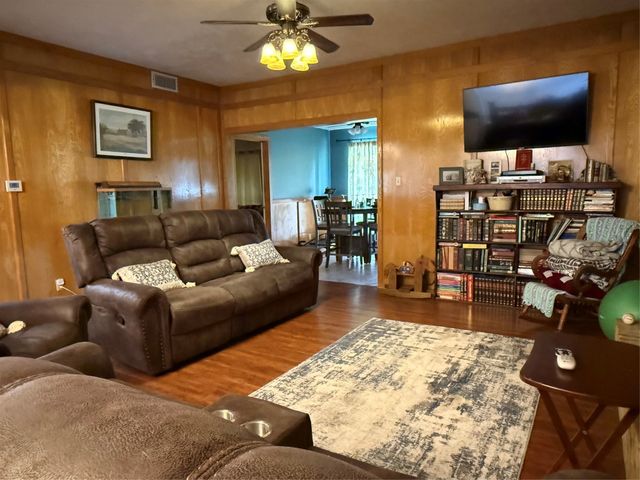 102 Harrison Avenue, Gustine, TX 76455