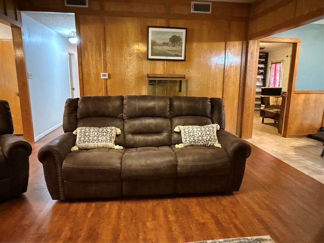 102 Harrison Avenue, Gustine, TX 76455