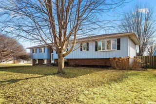 204 OAKBROOK Drive, East Peoria, IL 61611