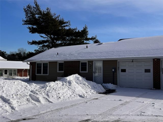 44B Trent Court B, Ridge, NY 11961