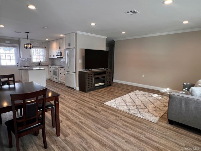 44B Trent Court B, Ridge, NY 11961