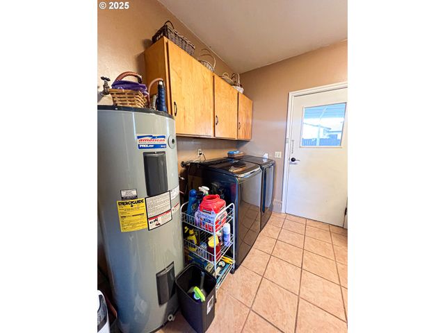 1225 B St, Fossil, OR 97830