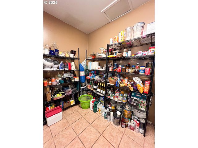 1225 B St, Fossil, OR 97830