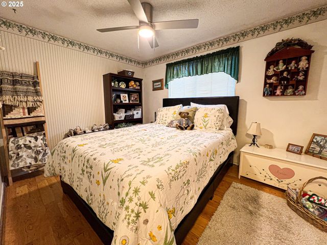 1225 B St, Fossil, OR 97830