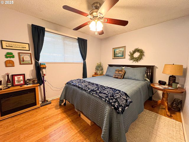 1225 B St, Fossil, OR 97830