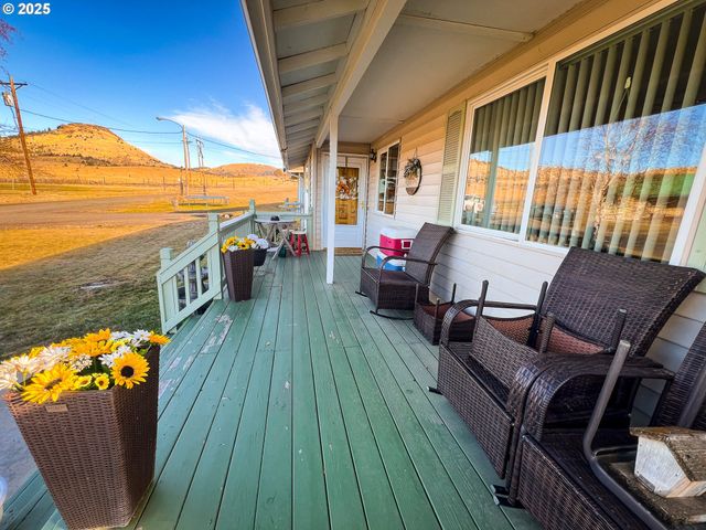 1225 B St, Fossil, OR 97830