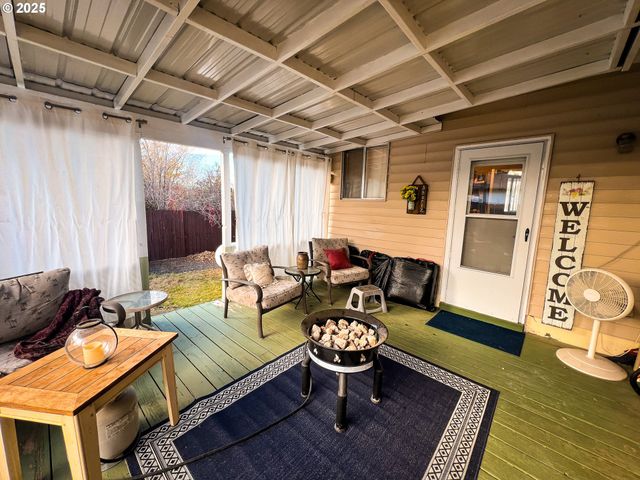 1225 B St, Fossil, OR 97830