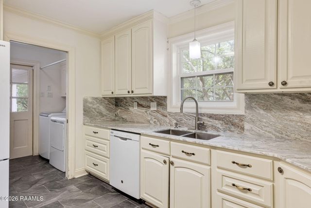 421 Lippi Boulevard, Lafayette, LA 70508