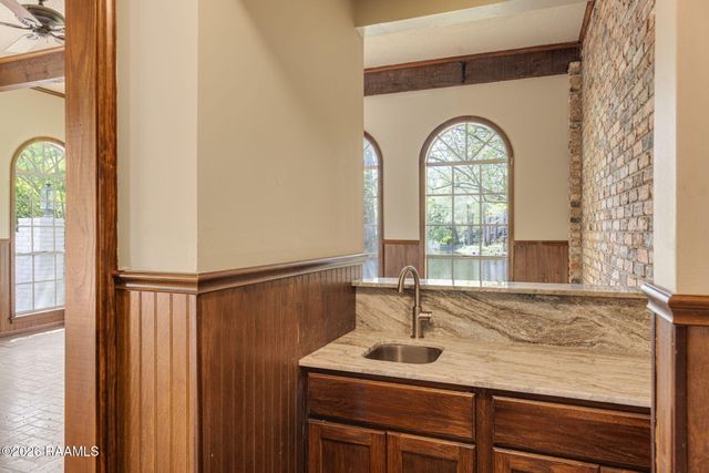 421 Lippi Boulevard, Lafayette, LA 70508
