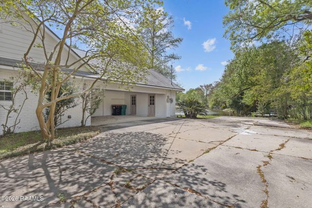 421 Lippi Boulevard, Lafayette, LA 70508