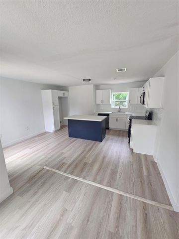 3009 Lincoln Street, Liberty, TX 77575