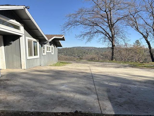 11572 Dead Horse Rd, Grass Valley, CA 95949