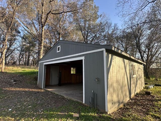 11572 Dead Horse Rd, Grass Valley, CA 95949