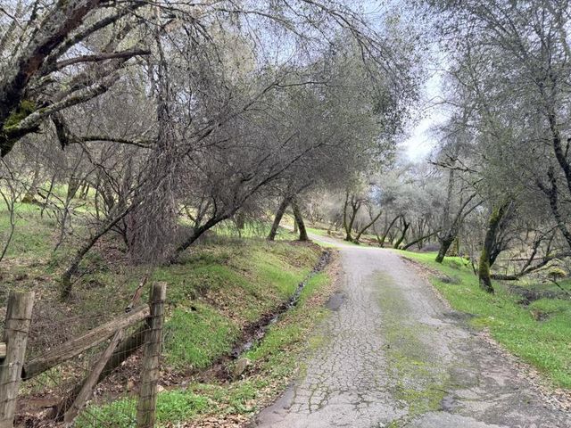 11572 Dead Horse Rd, Grass Valley, CA 95949
