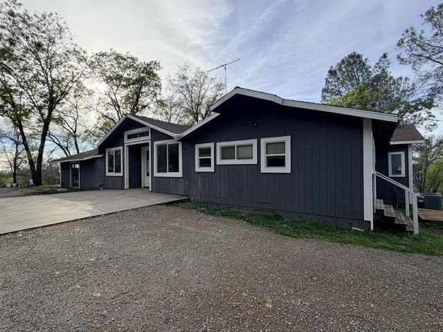 11572 Dead Horse Rd, Grass Valley, CA 95949