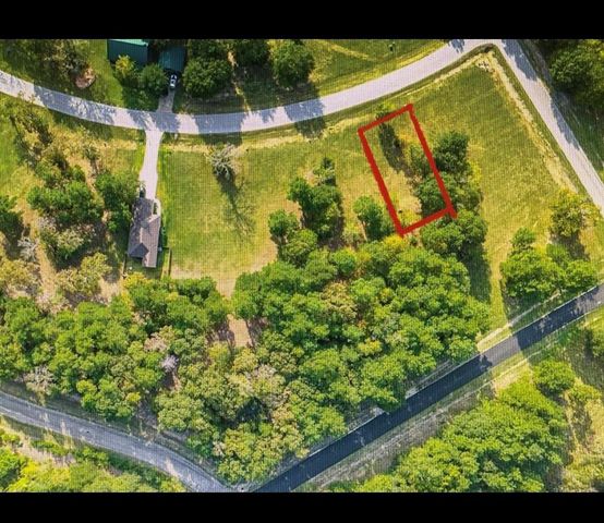 5 Lakecrest Lane, Huntsville, TX 77340