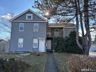 82 Maple Street, Manchester, CT 06040