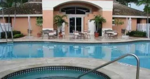 6936 SW 39 Street 304d, Davie, FL 33314