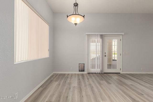 1526 E CHARLESTON Avenue, Phoenix, AZ 85022