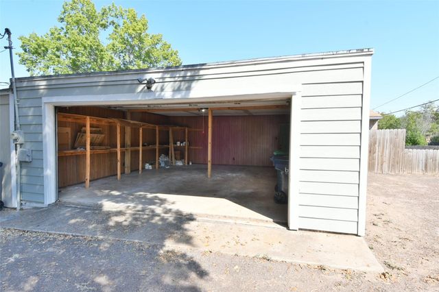 809 Pecan Street, Brenham, TX 77833