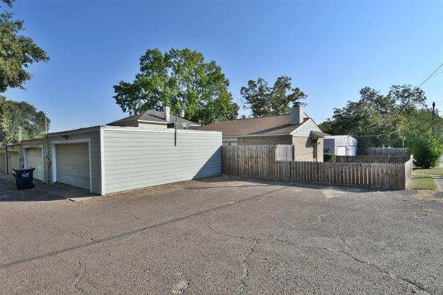 809 Pecan Street, Brenham, TX 77833