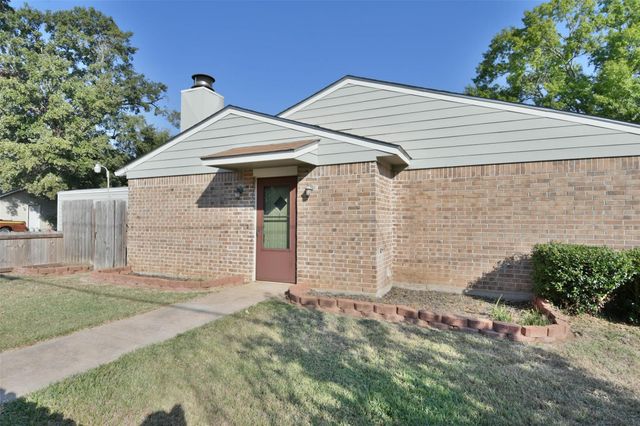 809 Pecan Street, Brenham, TX 77833