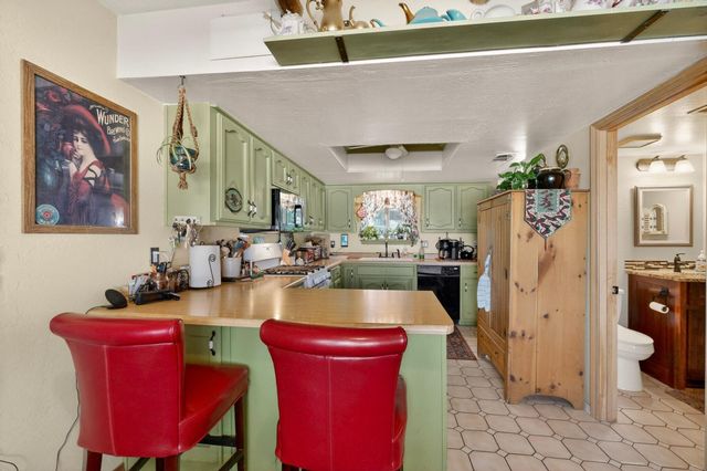 1648 Moon Street NE, Albuquerque, NM 87112