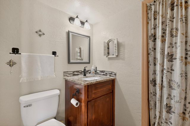 1648 Moon Street NE, Albuquerque, NM 87112