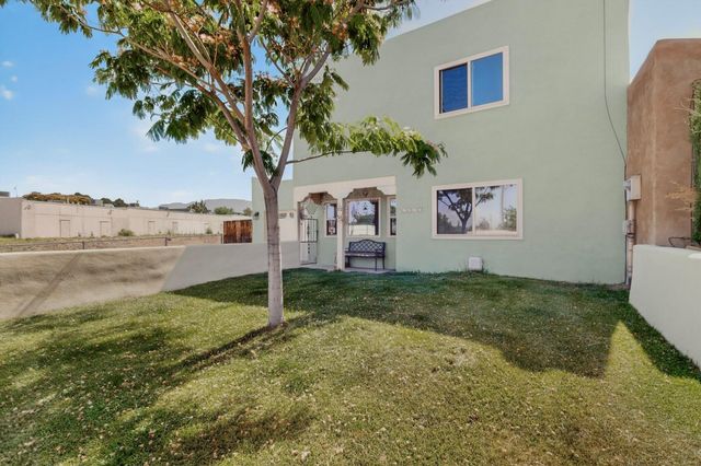 1648 Moon Street NE, Albuquerque, NM 87112
