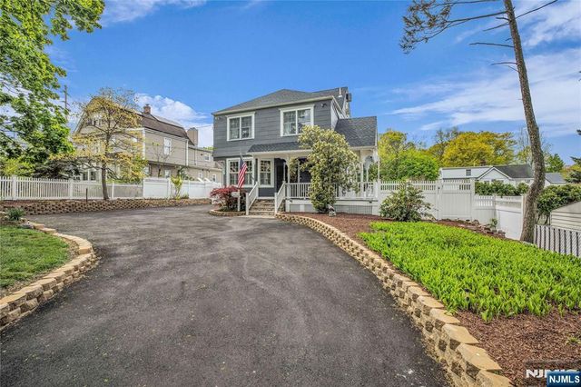 152 Long Hill Road, Little Falls, NJ 07424