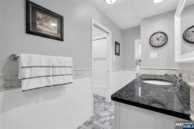 152 Long Hill Road, Little Falls, NJ 07424