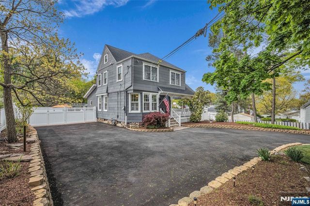 152 Long Hill Road, Little Falls, NJ 07424