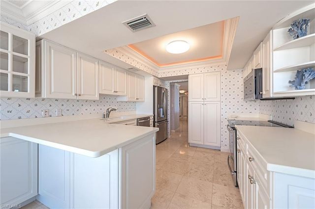 4051 Gulf Shore BLVD N # 802, Naples, FL 34103