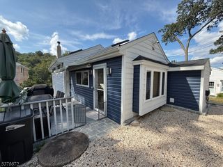 56 W River Styx Rd, Hopatcong Boro, NJ 07843