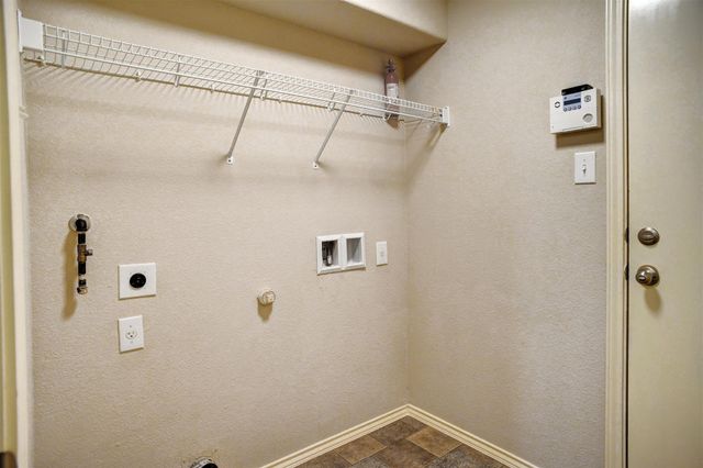 306 Grutsch DR, Bastrop, TX 78602