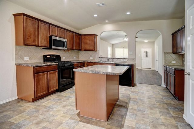 306 Grutsch DR, Bastrop, TX 78602