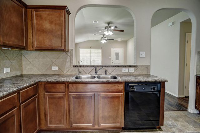 306 Grutsch DR, Bastrop, TX 78602