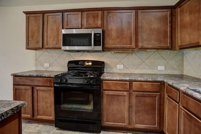 306 Grutsch DR, Bastrop, TX 78602