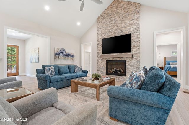 16 Middlebury Road, Pinehurst, NC 28374