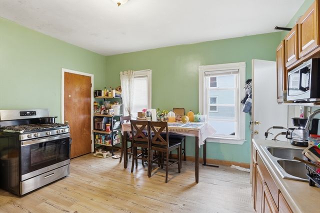 208 State St, New Bedford, MA 02710