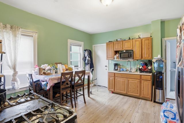 208 State St, New Bedford, MA 02710