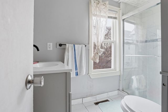 208 State St, New Bedford, MA 02710