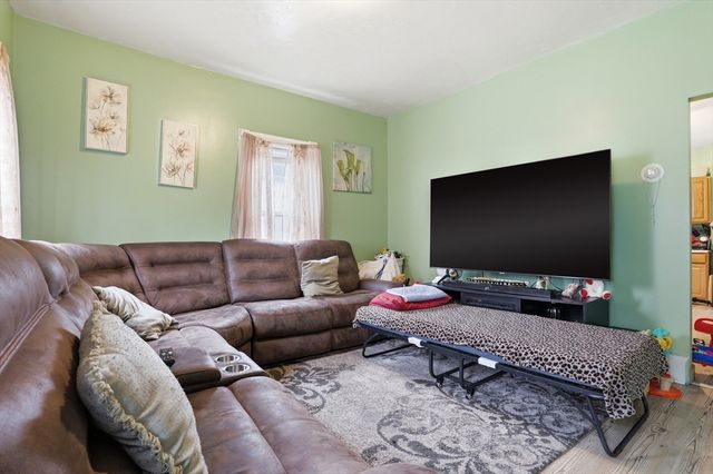 208 State St, New Bedford, MA 02710